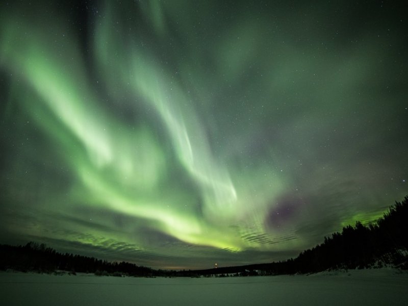 Aurora boreal em Rovaniemi - photo Juho Uutela - Visit Rovaniemi