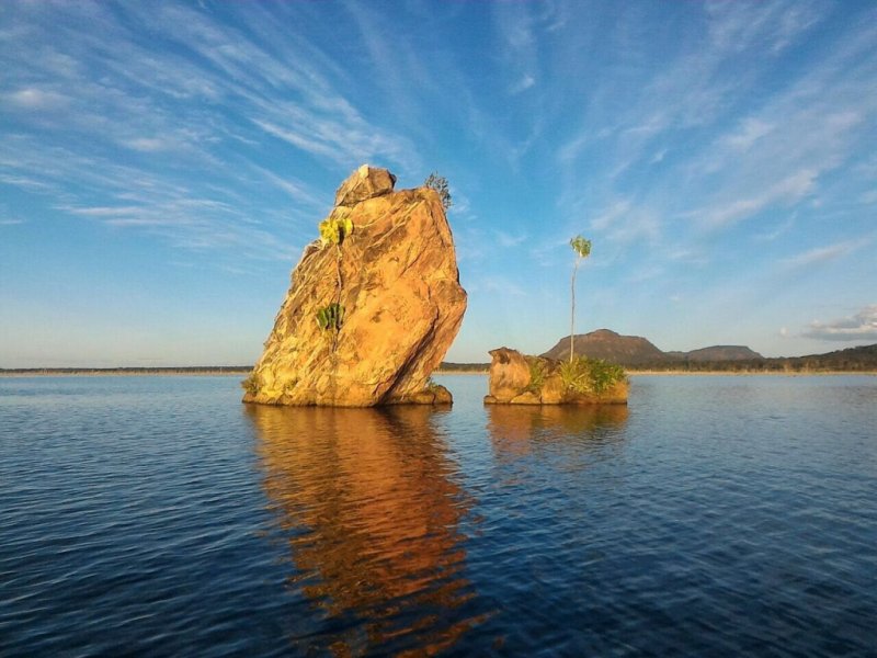 Pedra Encantada - Passeio de barco no Rio Tocantins