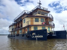 REVEILLON - Amazônia - Navegando pelo Rio Negro - La Jangada